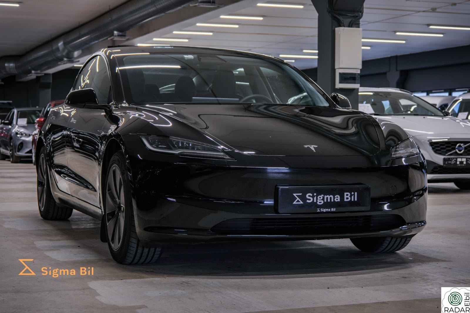 TESLA Model 3 LR AWD 629WLTP 498HK Pilot Pano Skinn Garanti EU10/28++