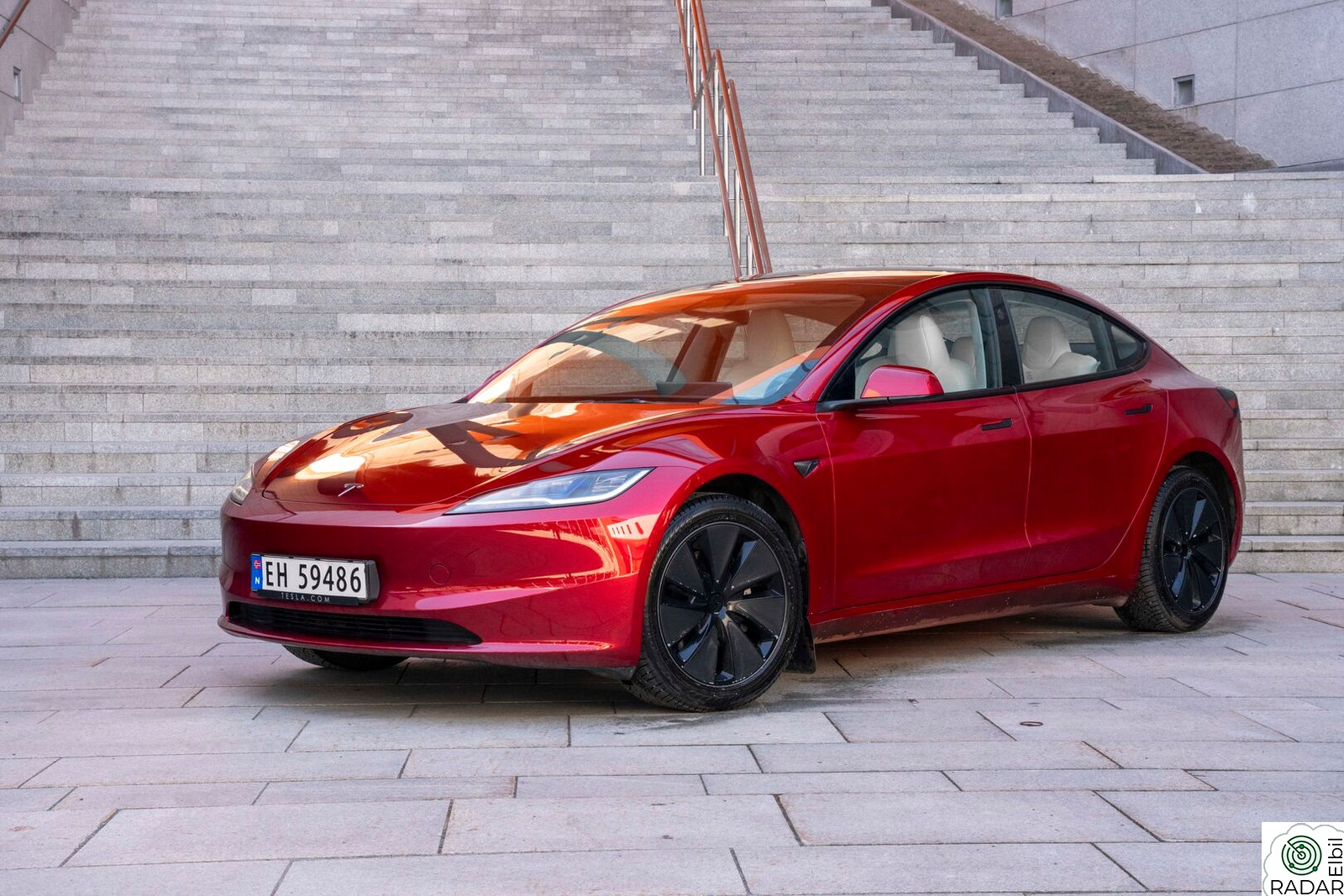TESLA Model 3 Long Range / 4WD / Hengerfeste / Highland / Premium