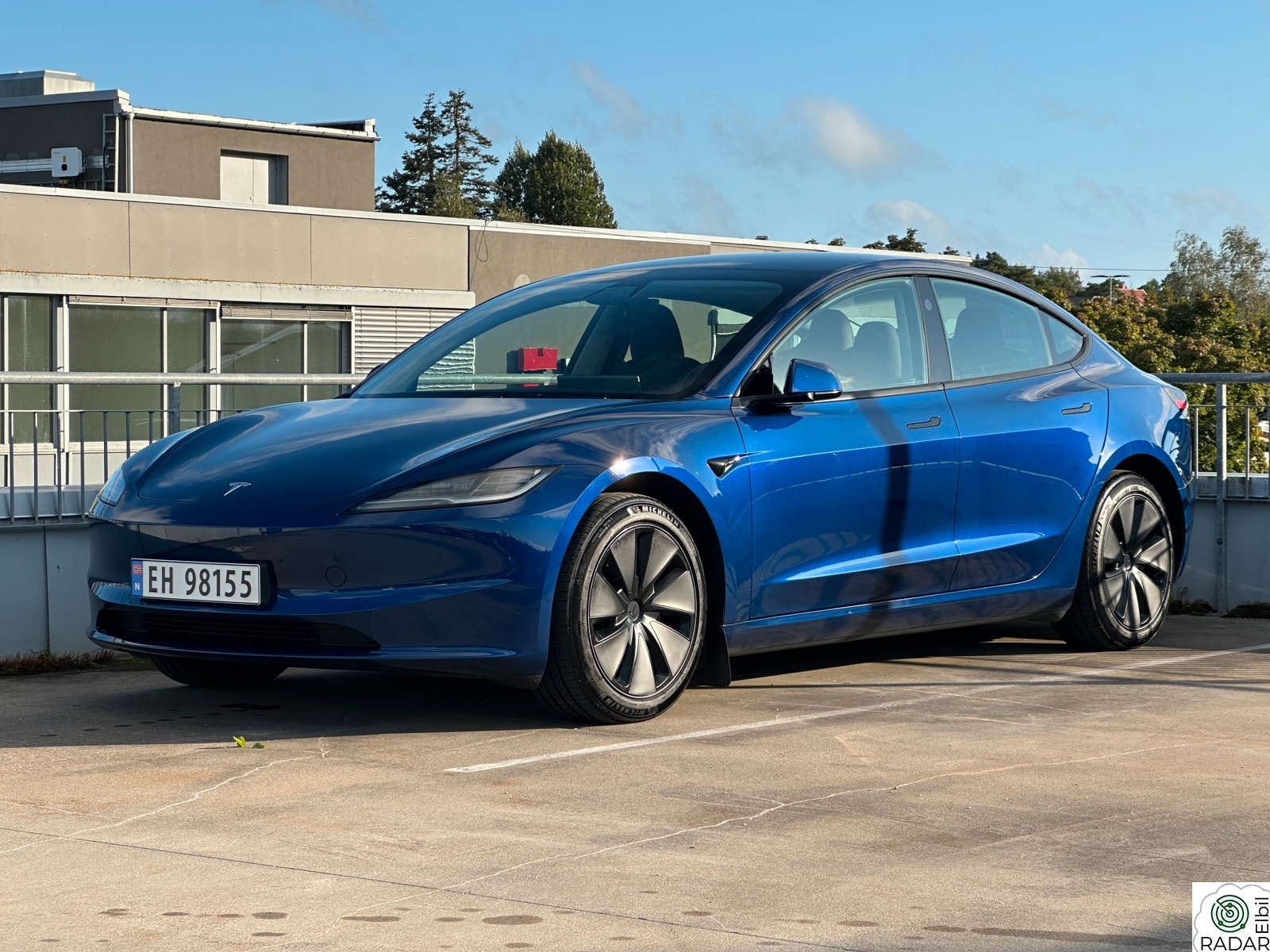 TESLA Model 3 LONG RANGE AWD| HIGHLAND| AUTOPILOT| HENGERFESTE++