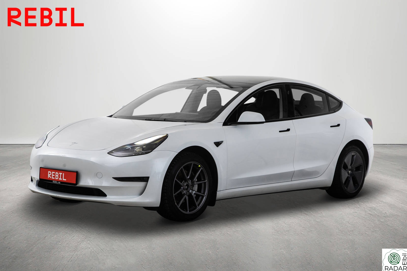 TESLA Model 3 614km (WLTP)/LR/AWD/MCU2/Navi/R.kam/Pano/AP/V.pumpe