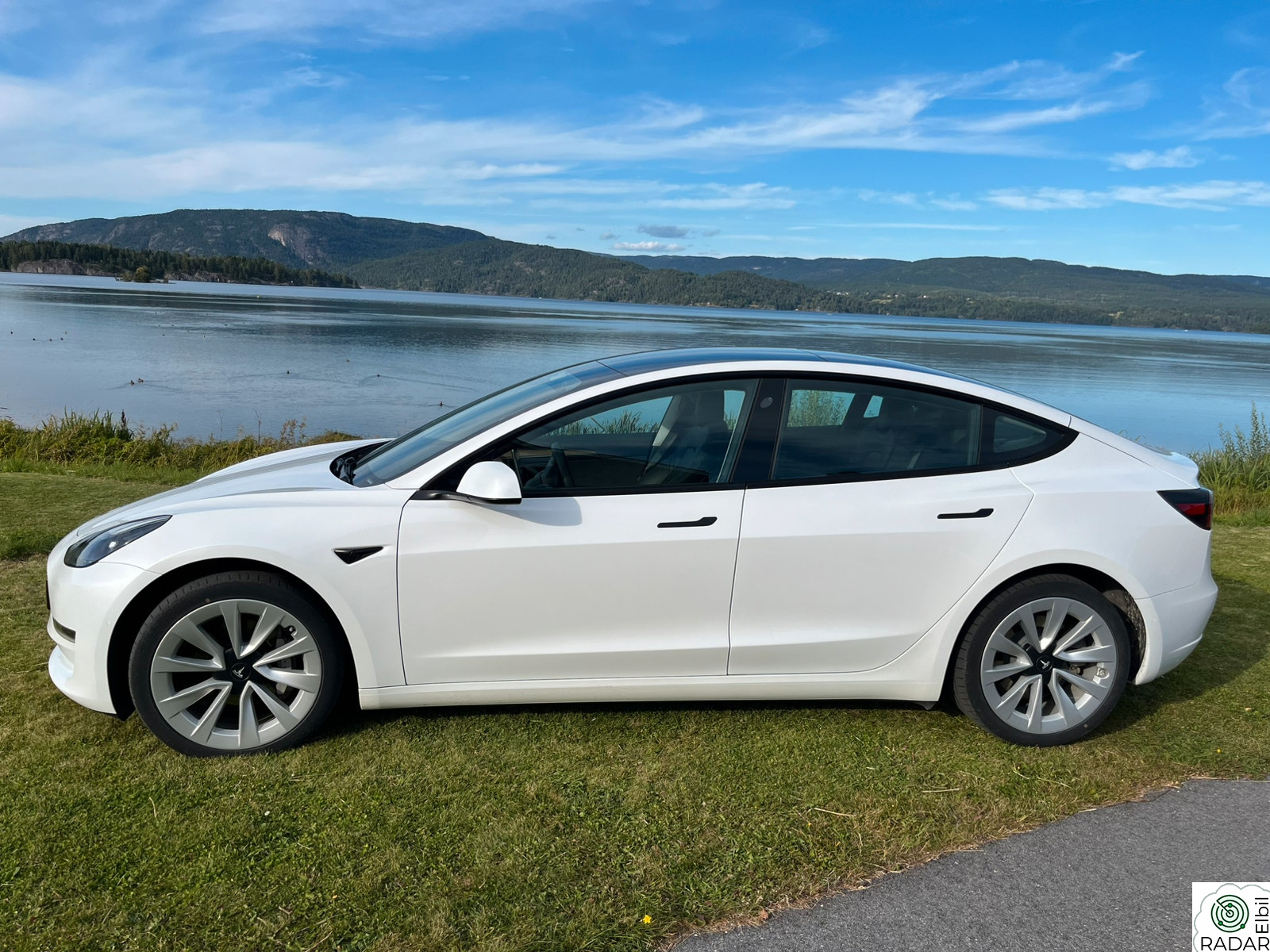 TESLA Model 3 Long Range AWD FACELIFT PREMIUM LYD PANORAMA DAB+
