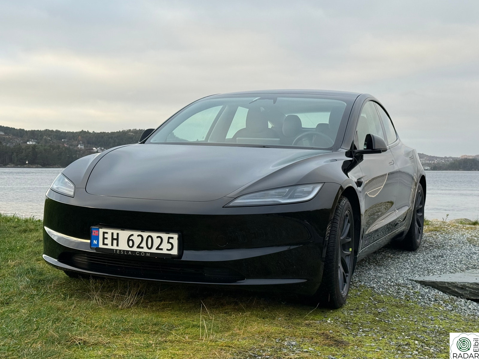 TESLA Model 3 Highland Long Range AWD (Hengerfeste)