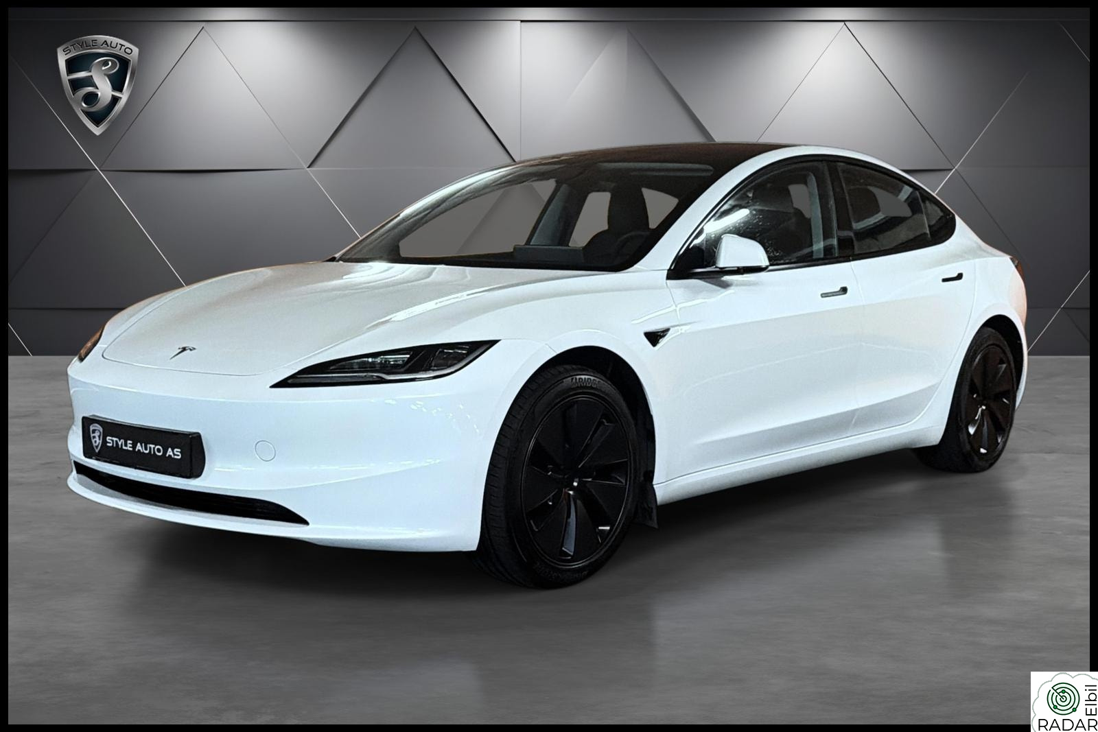 TESLA Model 3 Long Range - AWD - Highland - Premium - Autopilot