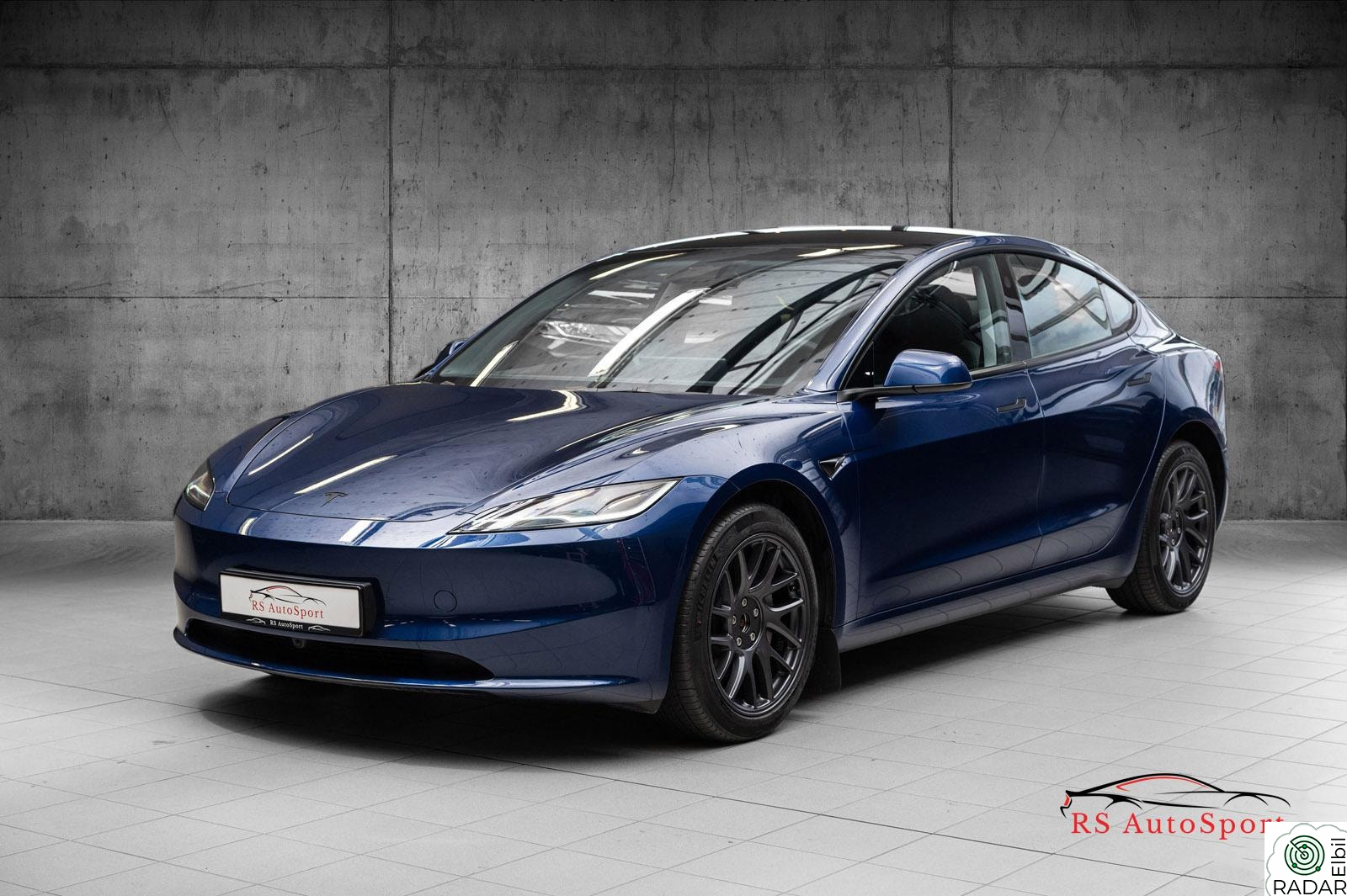 TESLA Model 3 LONG RANGE PREMIUM 660KM KROK AWD AP PANO S+V++