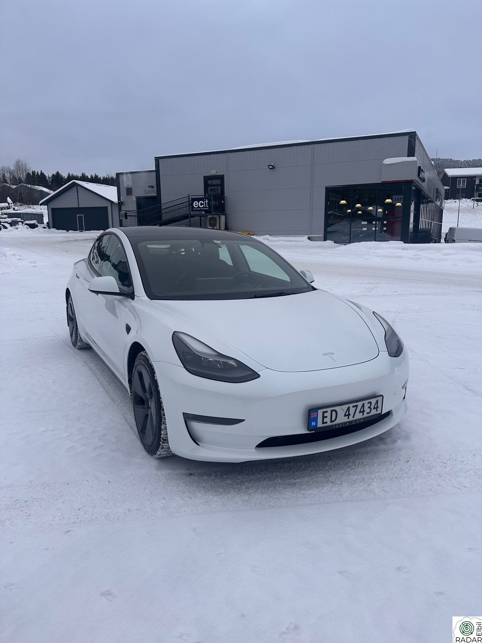TESLA Model 3 Long Range AWD