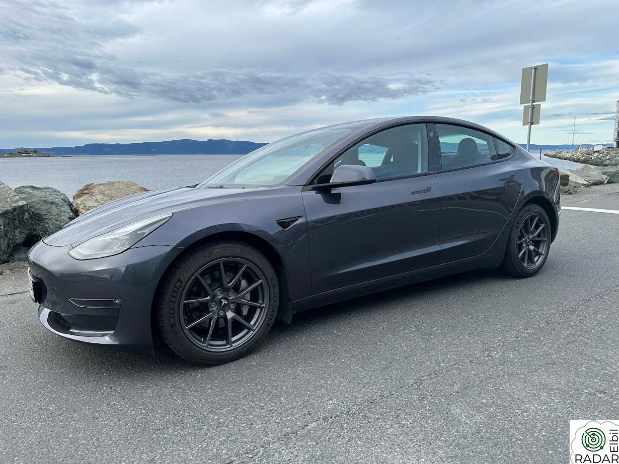 TESLA Model 3 Long Range AWD
