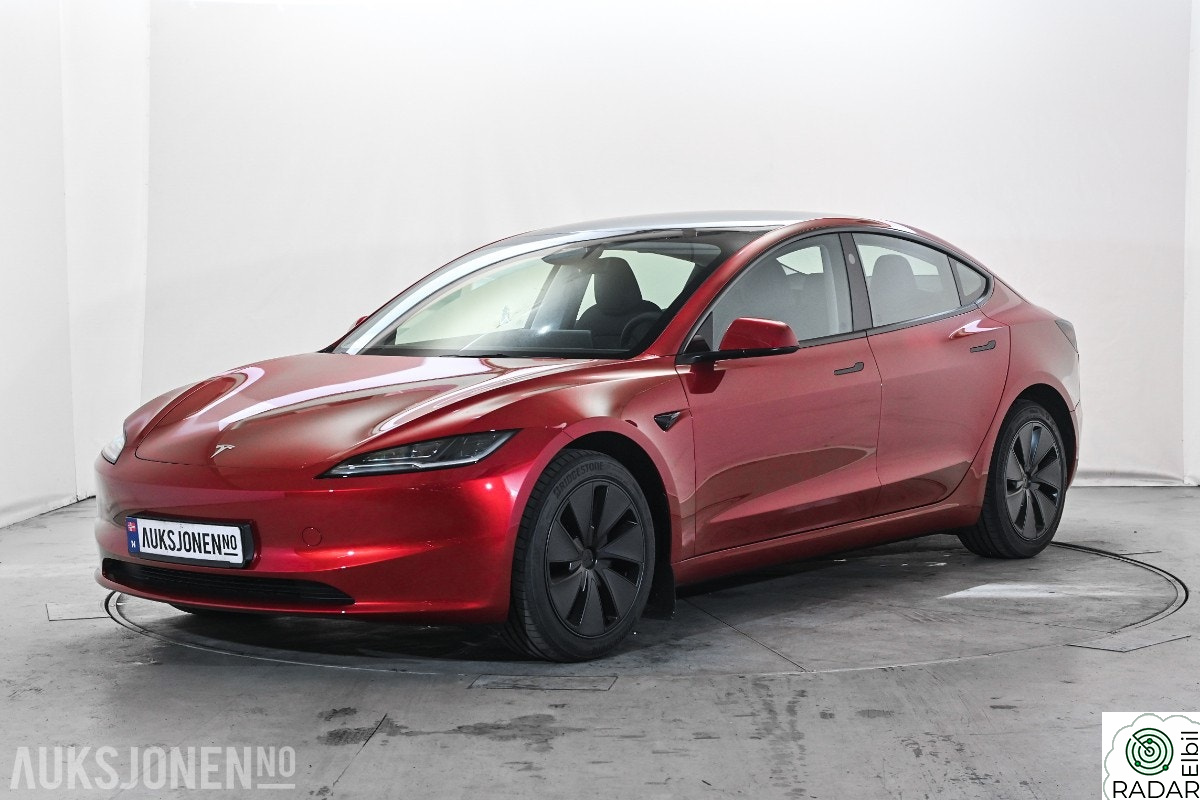 TESLA Model 3 LR AWD NYBILGARANTI PANORAMA LED AUTOPILOT HENGERFESTE