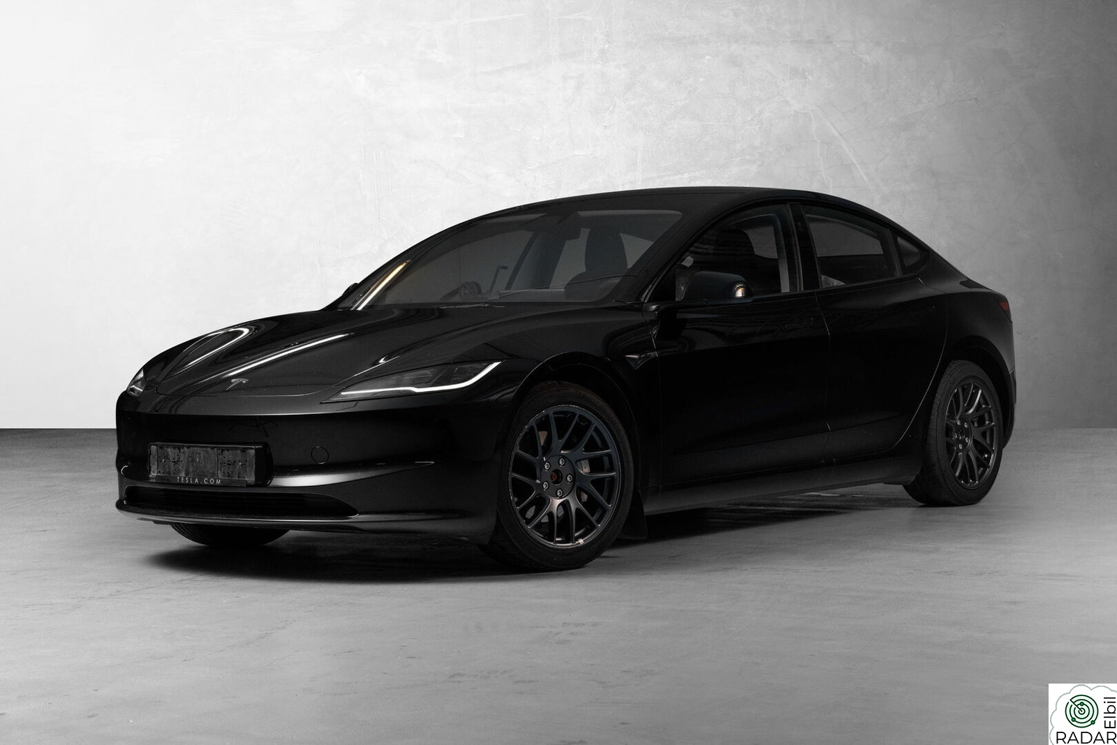 TESLA Model 3 Long Range / Hengerfeste / Autopilot / Premium Lyd /AWD
