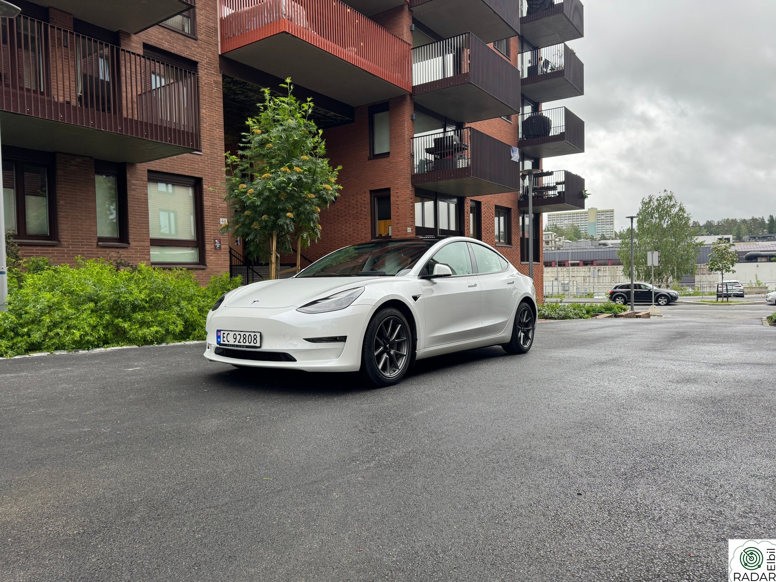 TESLA Model 3 Tesla Model 3 | Long Range AWD | Nye sommer/vinterdekk