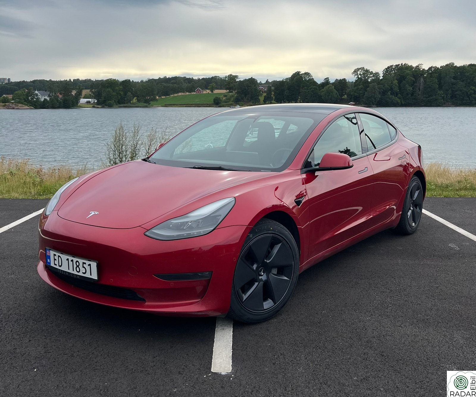 TESLA Model 3 Long Range AWD- Autopilot- H-Feste- V.Pumpe- El Bakluke