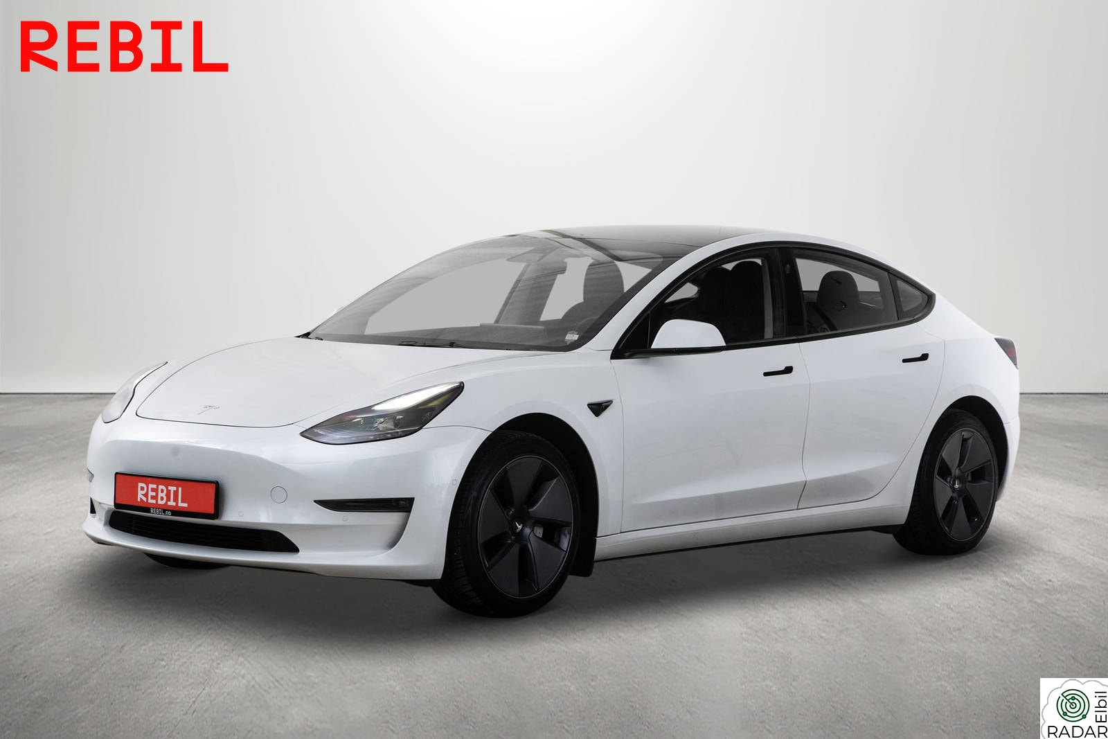 TESLA Model 3 Long Range (580km) Skinn/Pano/AP/MCU2/R.Kam/Krok/AWD