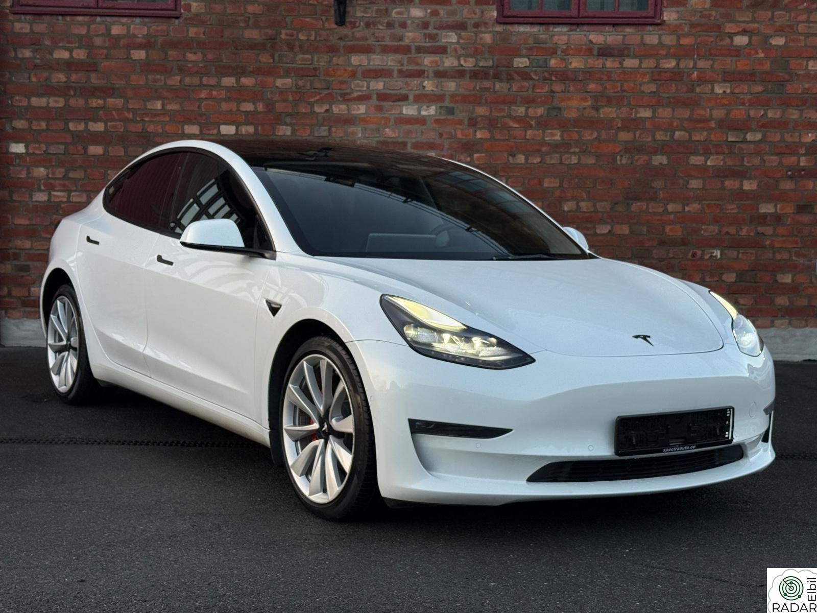 TESLA Model 3 LR AWD 614km Facelift, Hengerfeste, 19"sommerhjul