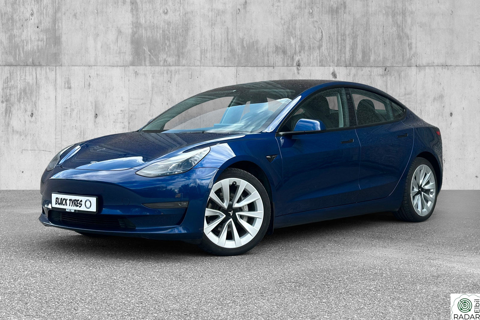 TESLA Model 3 Long Range AWD 614 KM, Premium, Krok, Autopilot, 19" ++