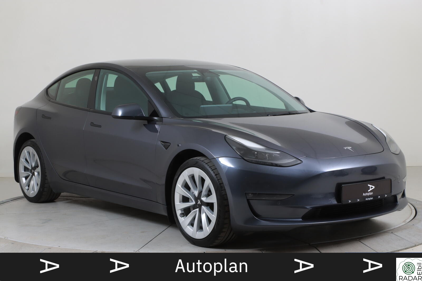 TESLA Model 3 Long Range AWD Autopilot/Premium/V.pumpe/19"
