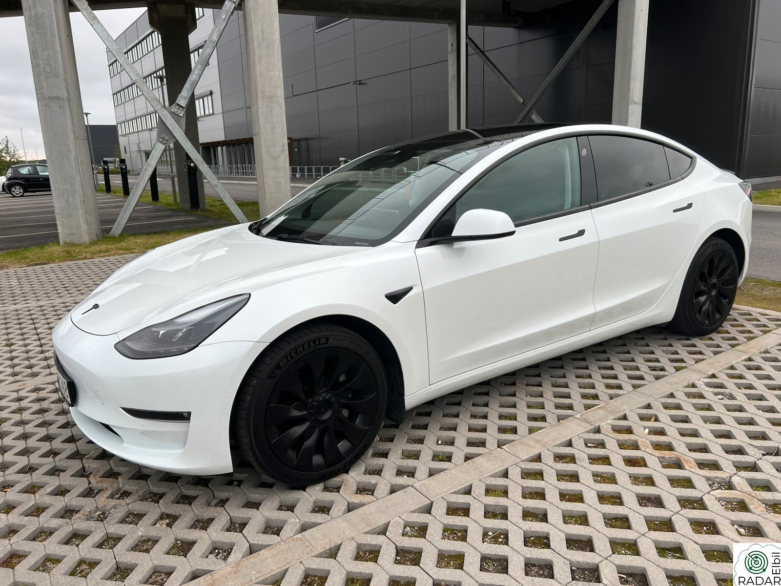 TESLA Model 3 Long Range AWD