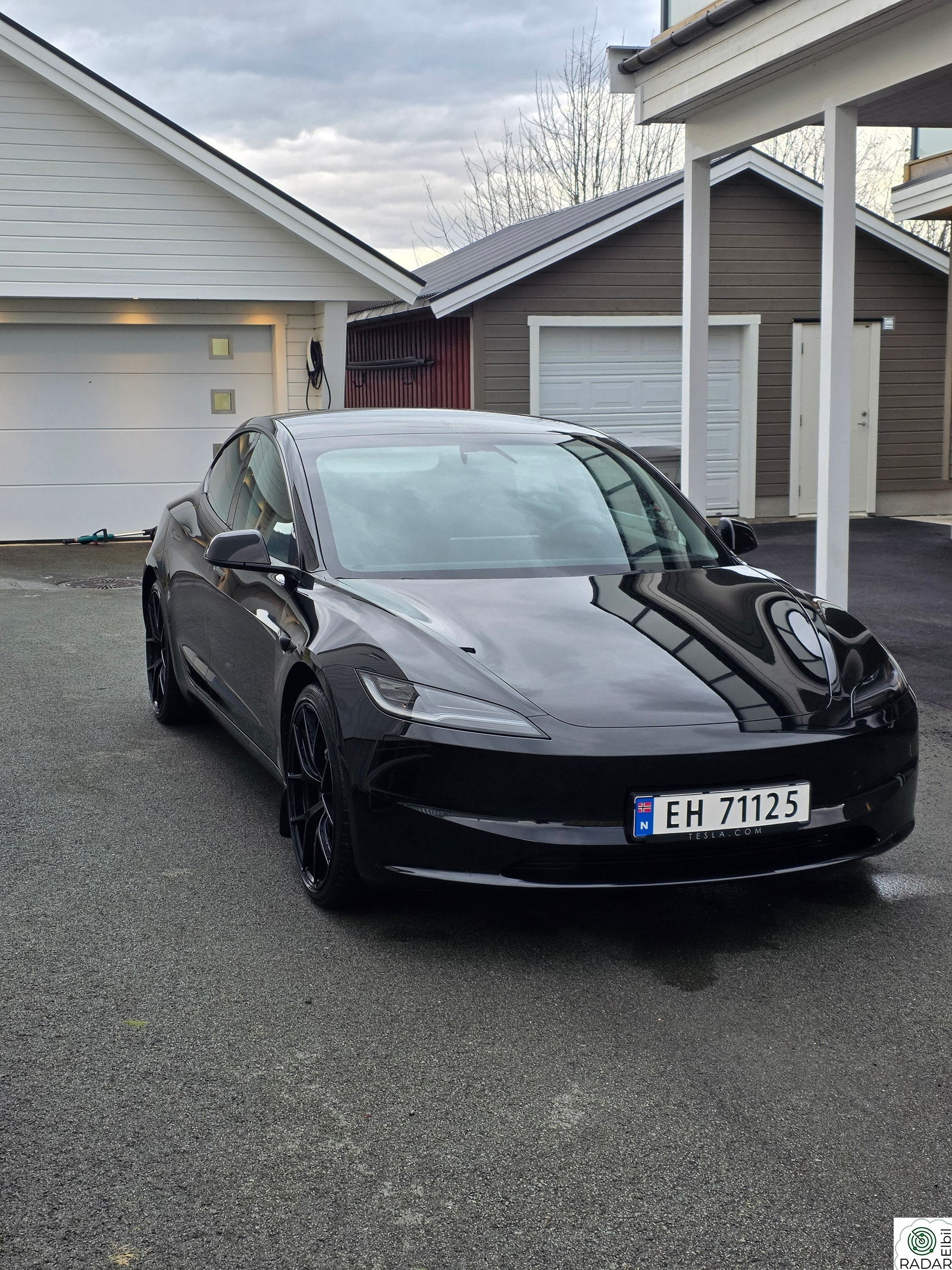 TESLA Model 3 Long Range AWD