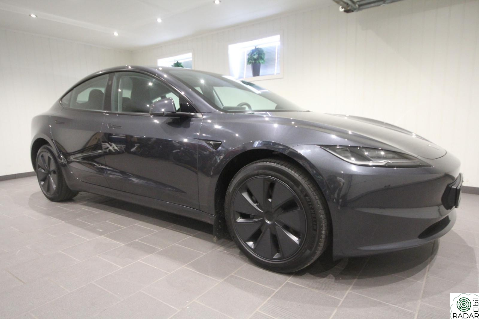 TESLA Model 3 AWD HENGERFESTE AP 629KM V-PUMPE SKINN S+V-HJUL NORSK++