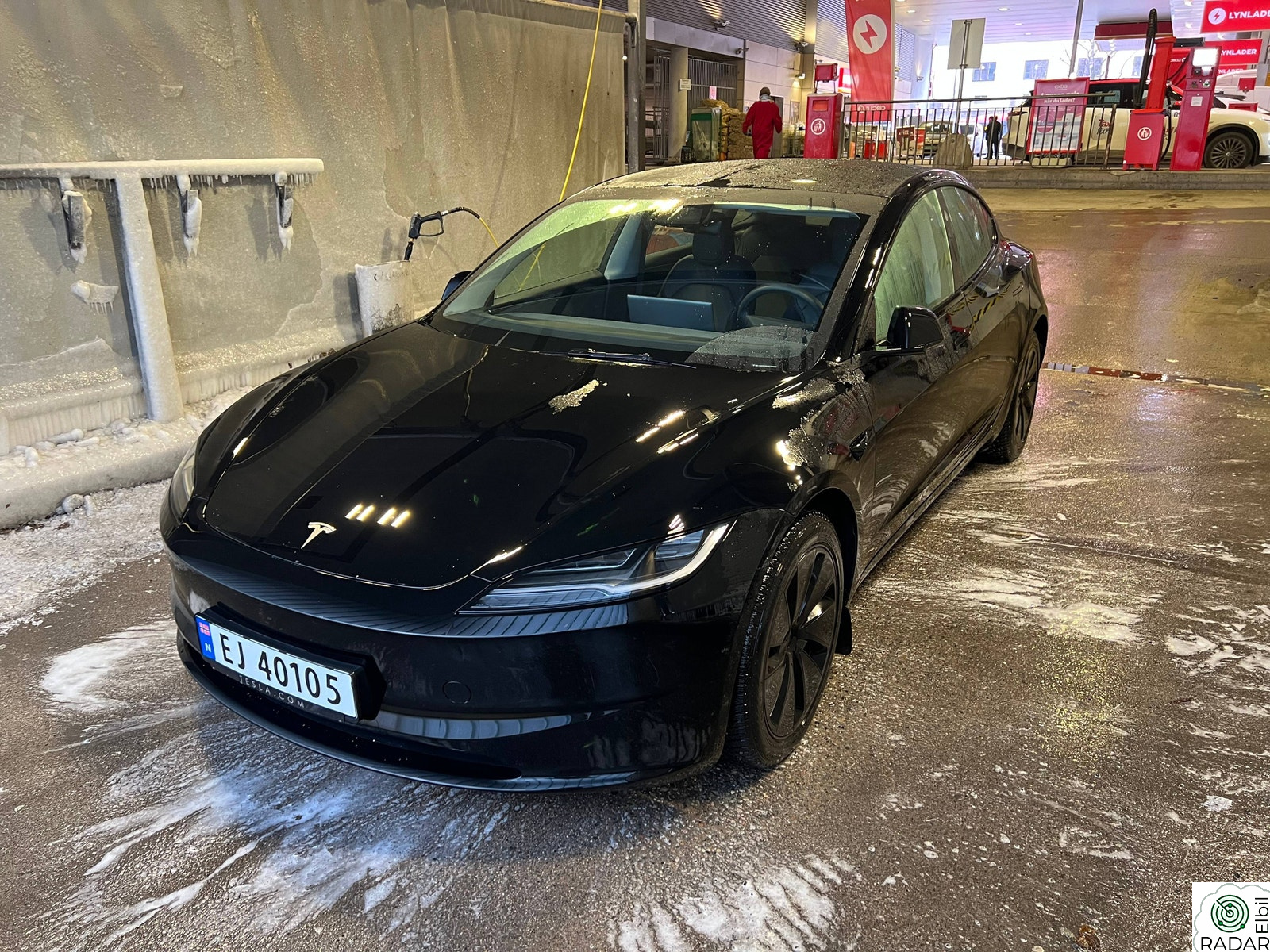 TESLA Model 3 Long Range AWD/Highland/Autopilot/S + V dekk