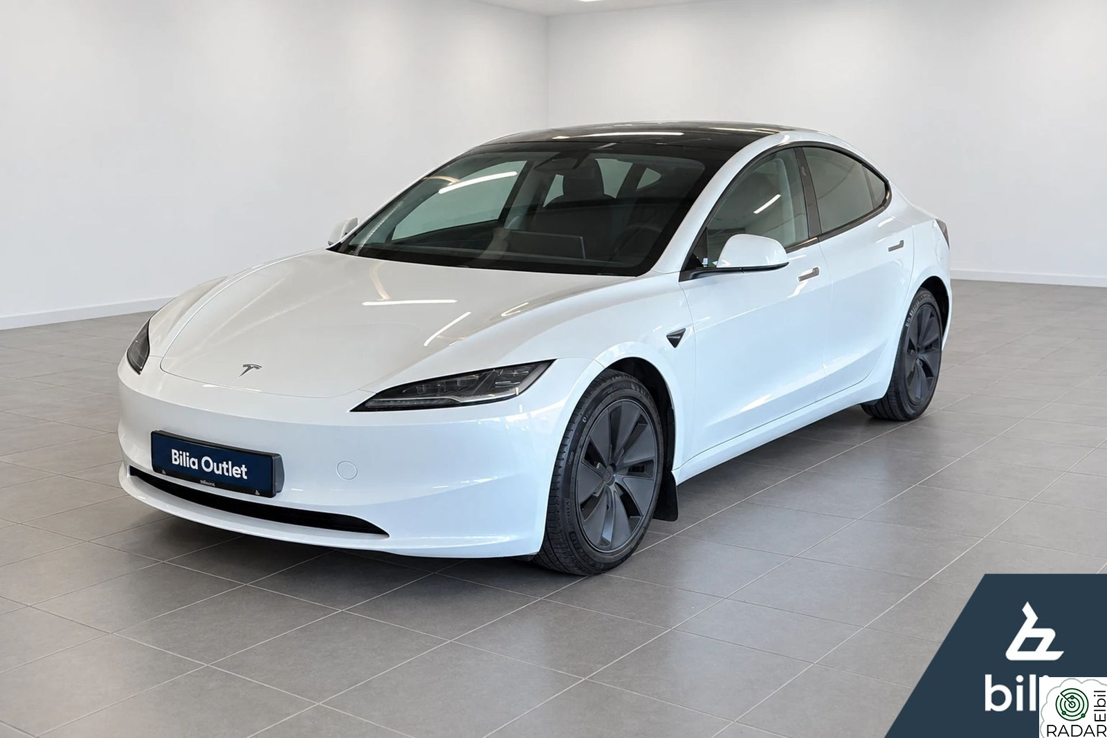 TESLA Model 3 Long Range AWD Premium Velutstyrt