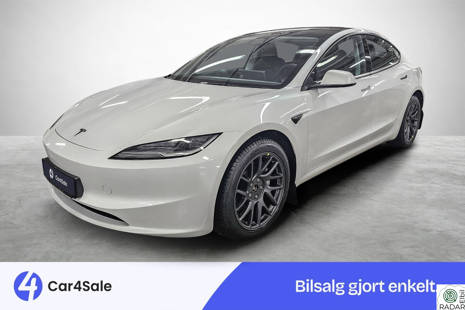 TESLA Model 3 Long Range AWD 660km / Highland / AP / Krok / S+V ++