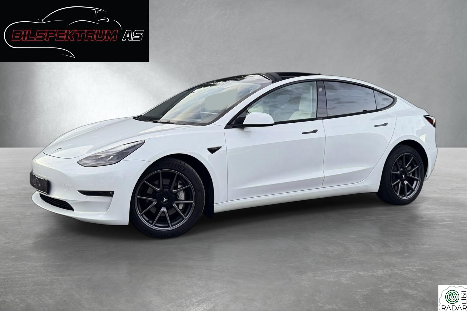 TESLA Model 3 Long-Range AWD // Acc.boost, Krok, Autopilot, V.pumpe+