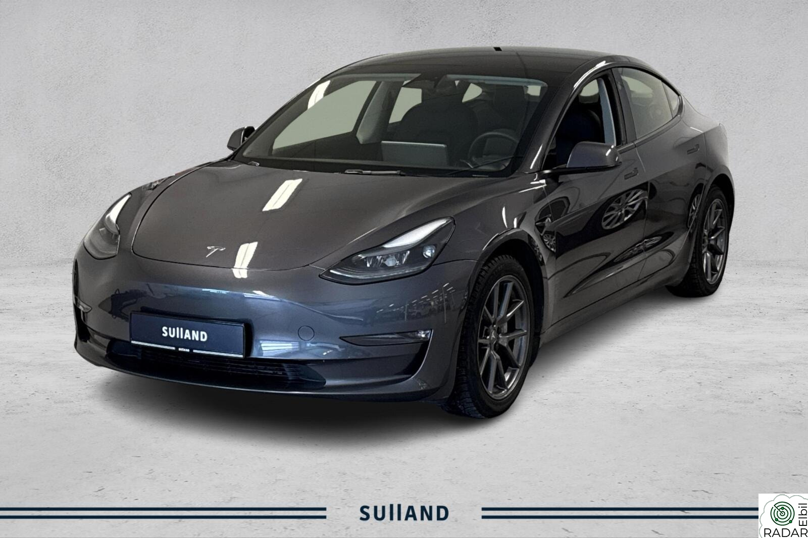 TESLA Model 3 Long Range AWD/ 360 kamera/ Autopilot/ Rattvarme/++
