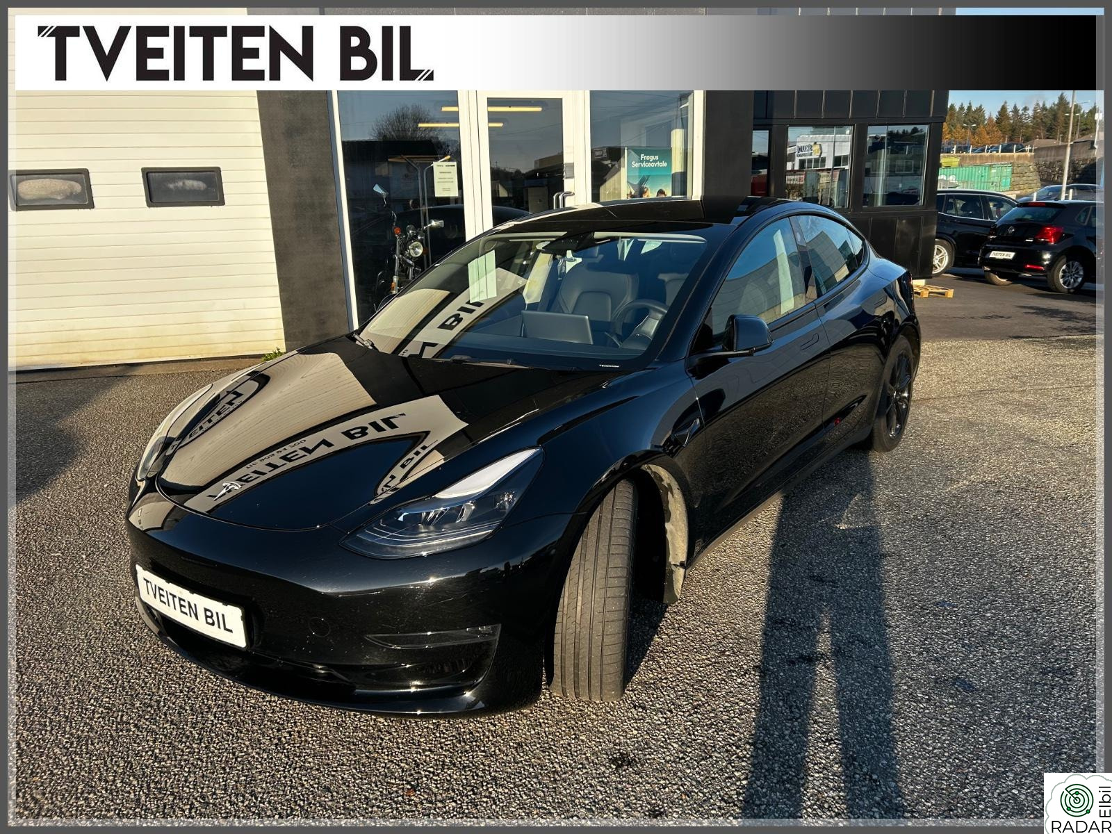 TESLA Model 3 Long Range AWD 602km WLTP Panorama tak Hengerfeste