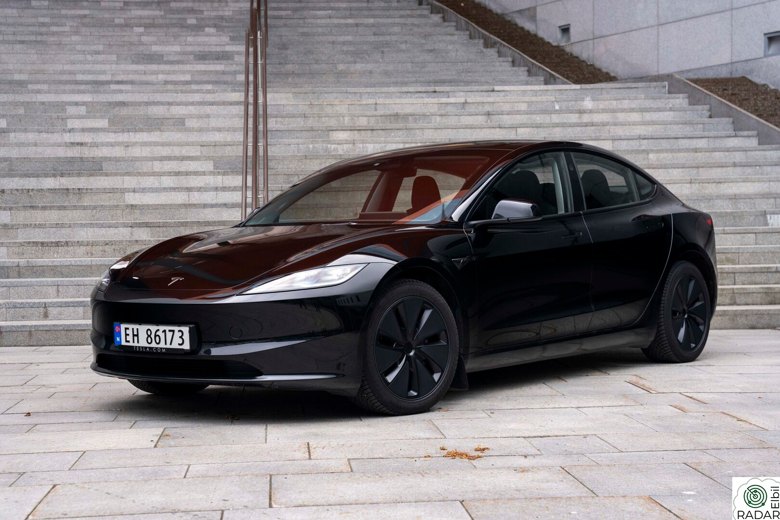 TESLA Model 3 Long Range / 4x4 / Highland / Premium Lyd