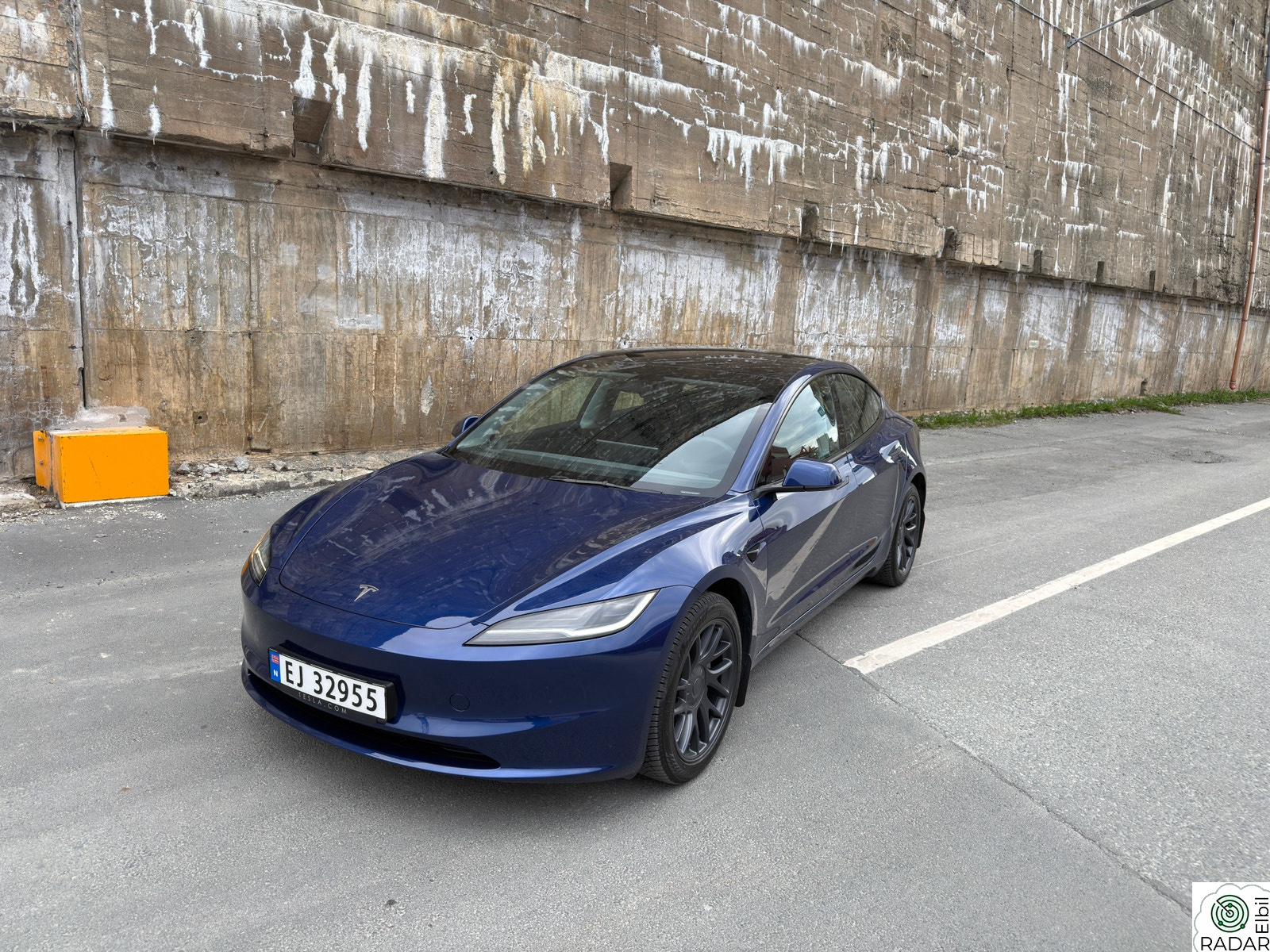 TESLA Model 3 Long Range AWD