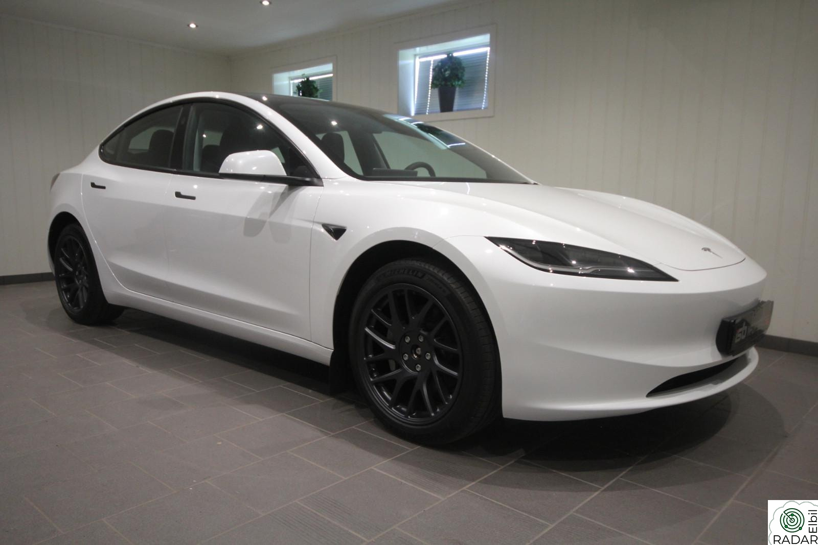 TESLA Model 3 LONG RANGE AWD KROK AP 629KM VARMEPUMPE SKINN NORSK BIL