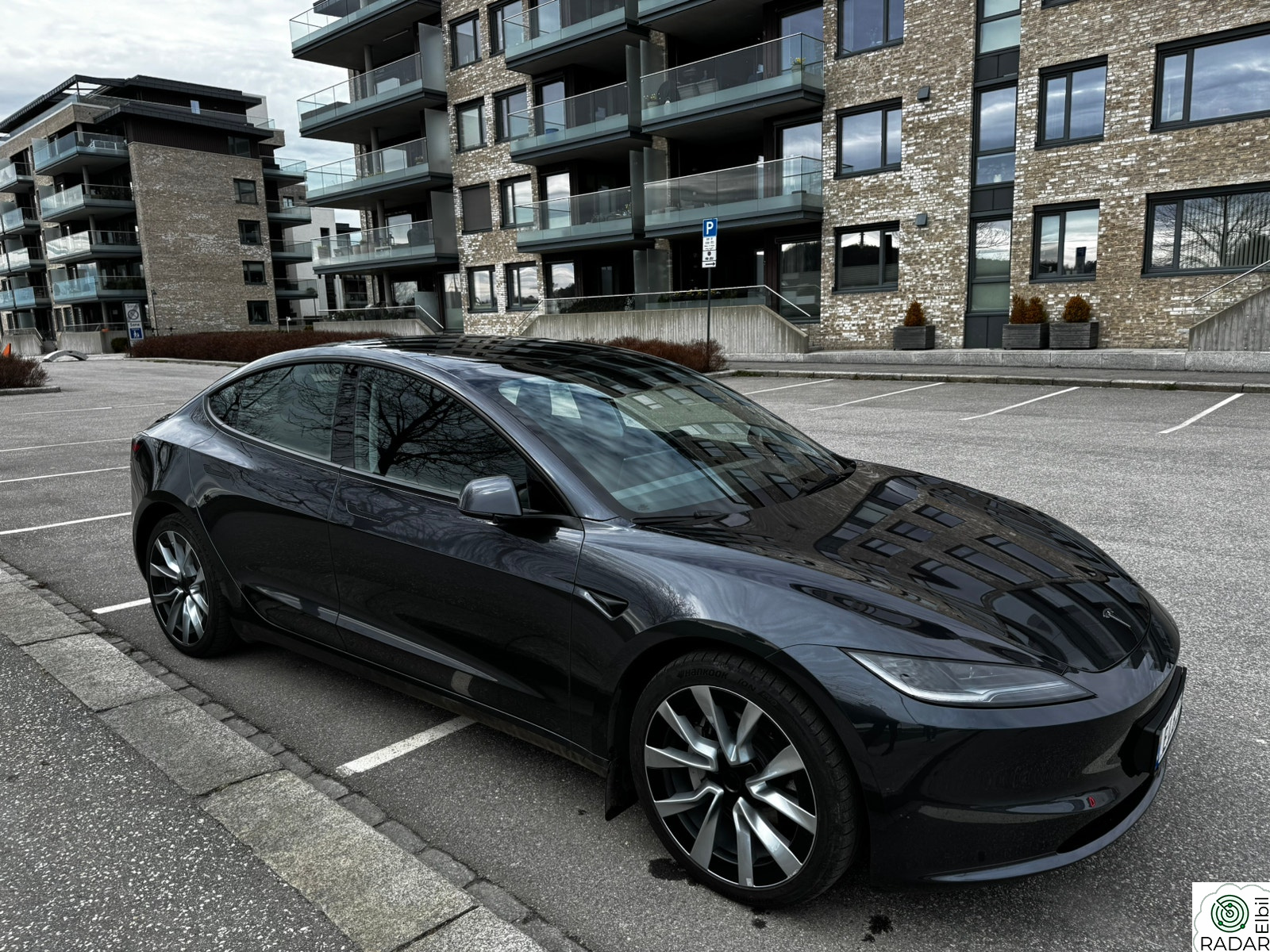 TESLA Model 3 Long Range AWD
