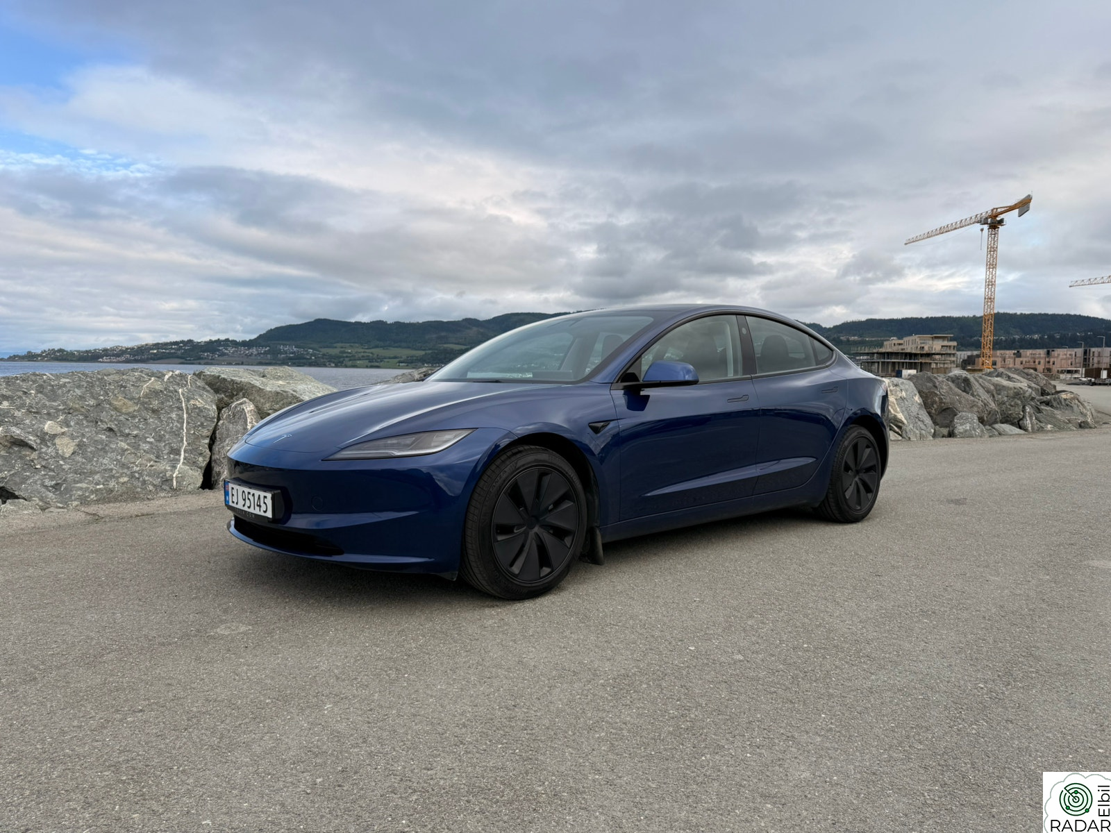 TESLA Model 3 Long Range AWD