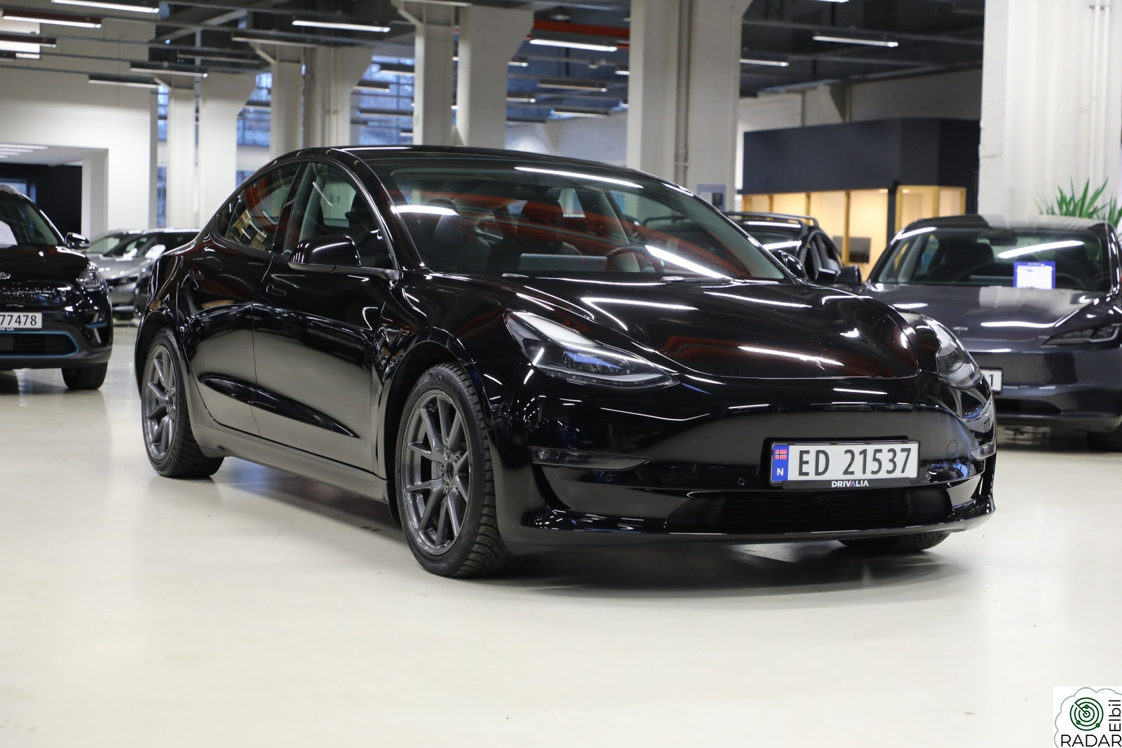 TESLA Model 3 Long Range AWD.