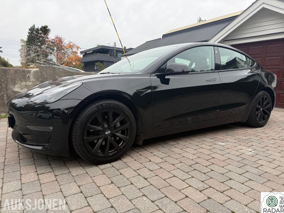 TESLA Model 3 LONG RANGE AWD ADAPTIV CRUISE KAMERA PANORAMA SOLTAK