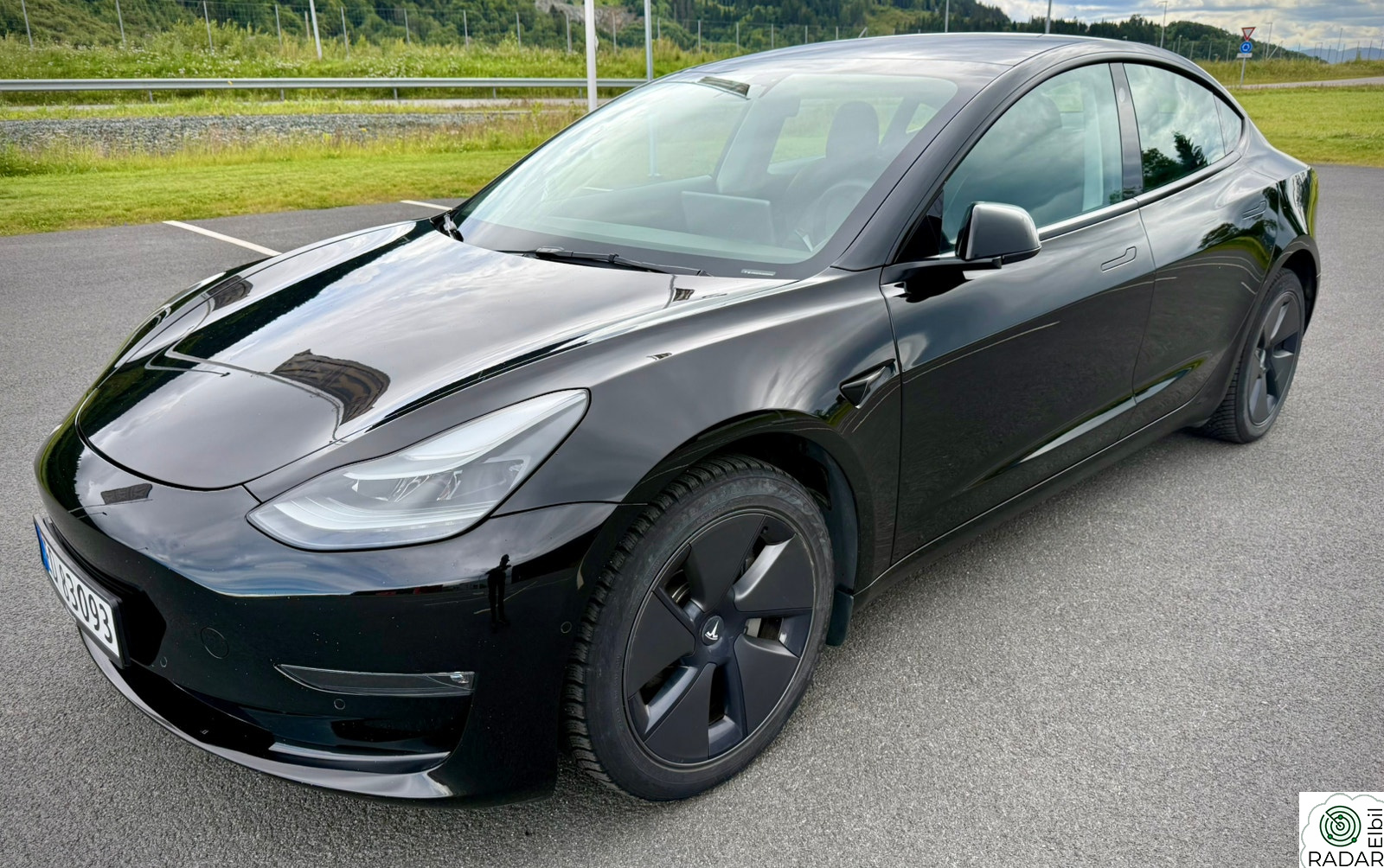 TESLA Model 3 Long Range/4x4/DualMotor/Skinn/Hengerfeste