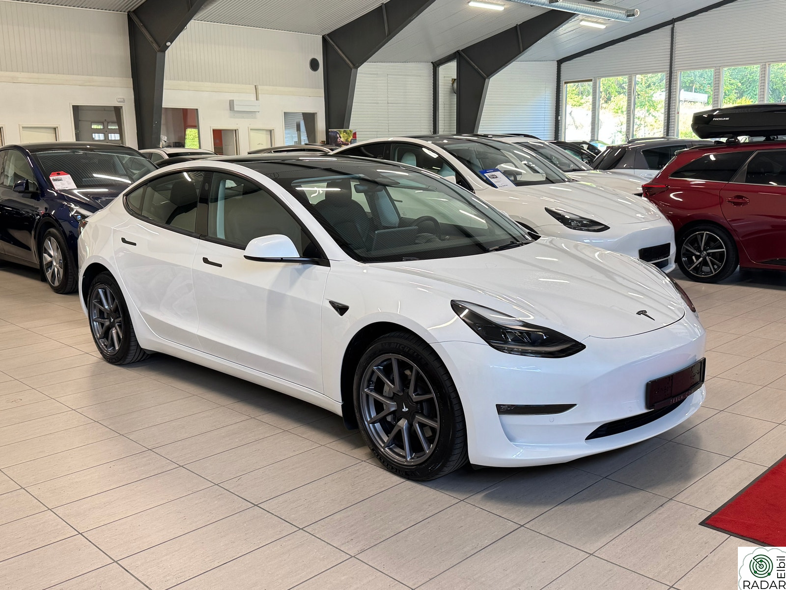 TESLA Model 3 Long Range AWD PREMIUM,VARMEPUMPE,SKINN,VARME RATT+++