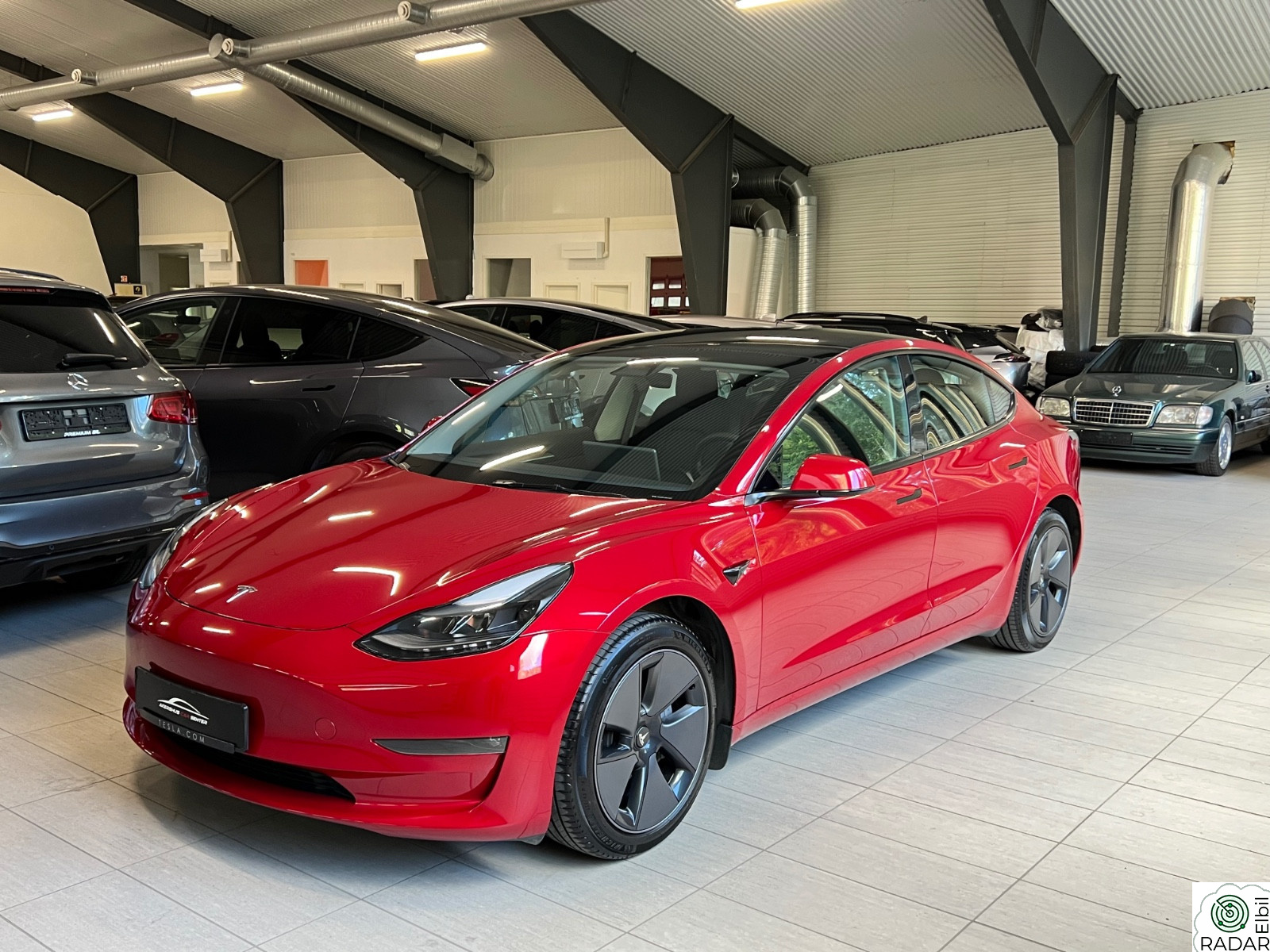 TESLA Model 3 LONG RANGE / AWD/ VARMEPUMPE / AUTOPILOT / 602 KM