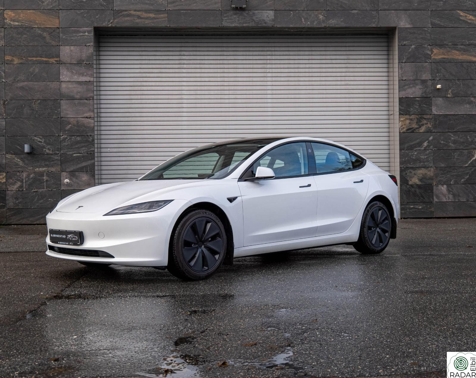 TESLA Model 3 LR AWD - 629 WLTP - Highland - 2 sett hjul - Autopilot