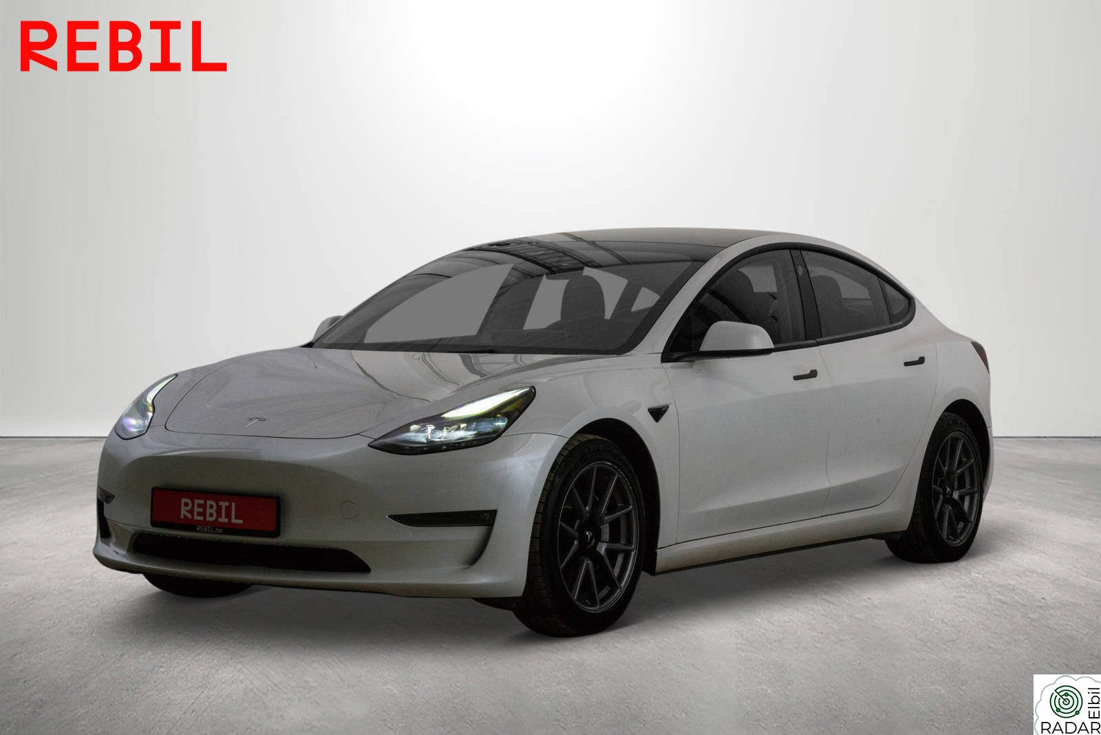 TESLA Model 3 614km 75 KWh/LR/PremiumLyd/MCU2/Pano/Skinn/AWD/Krok