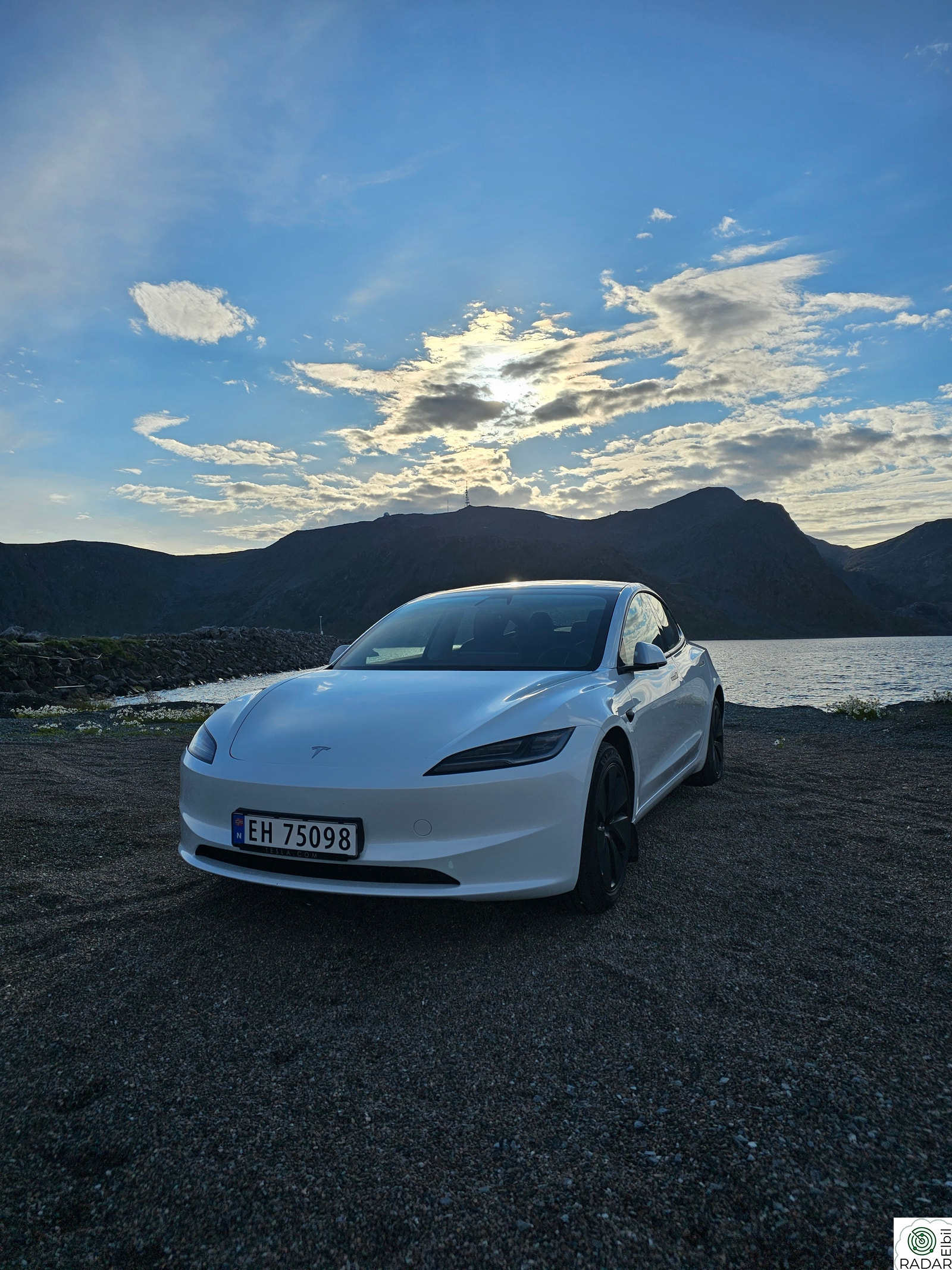 TESLA Model 3 Long Range AWD