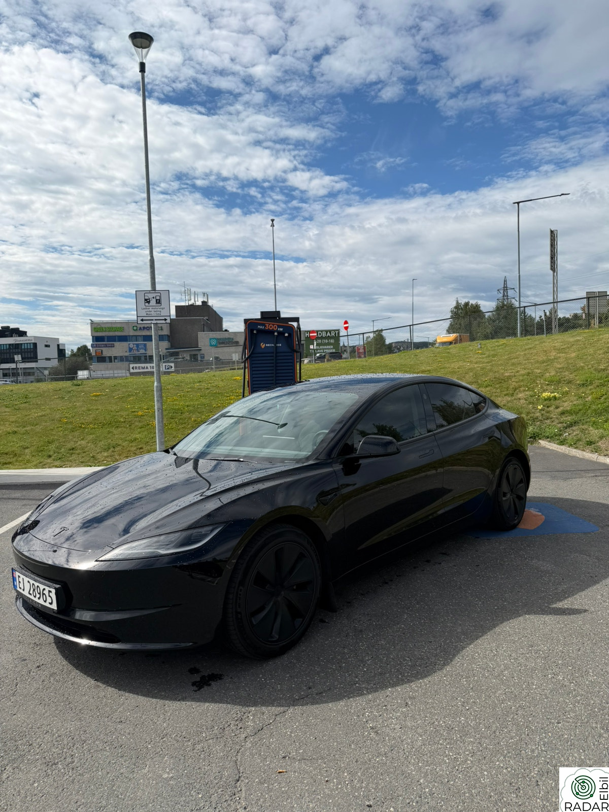 TESLA Model 3 Long Range AWD