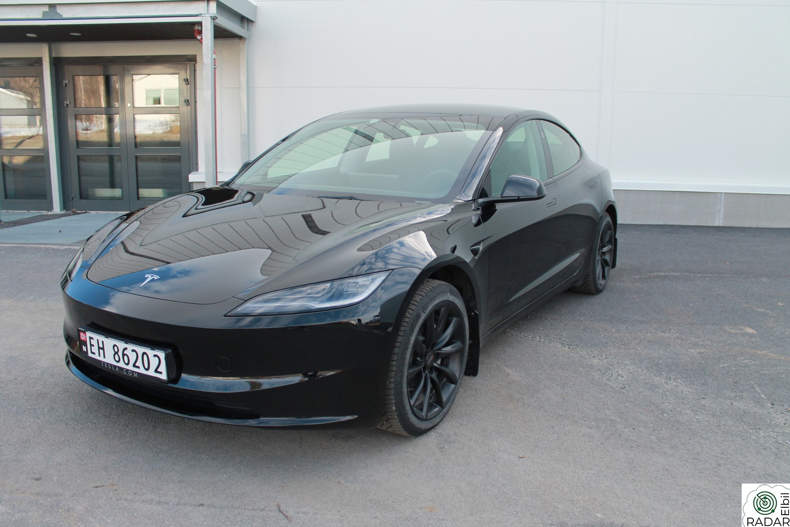 TESLA Model 3 Long Range