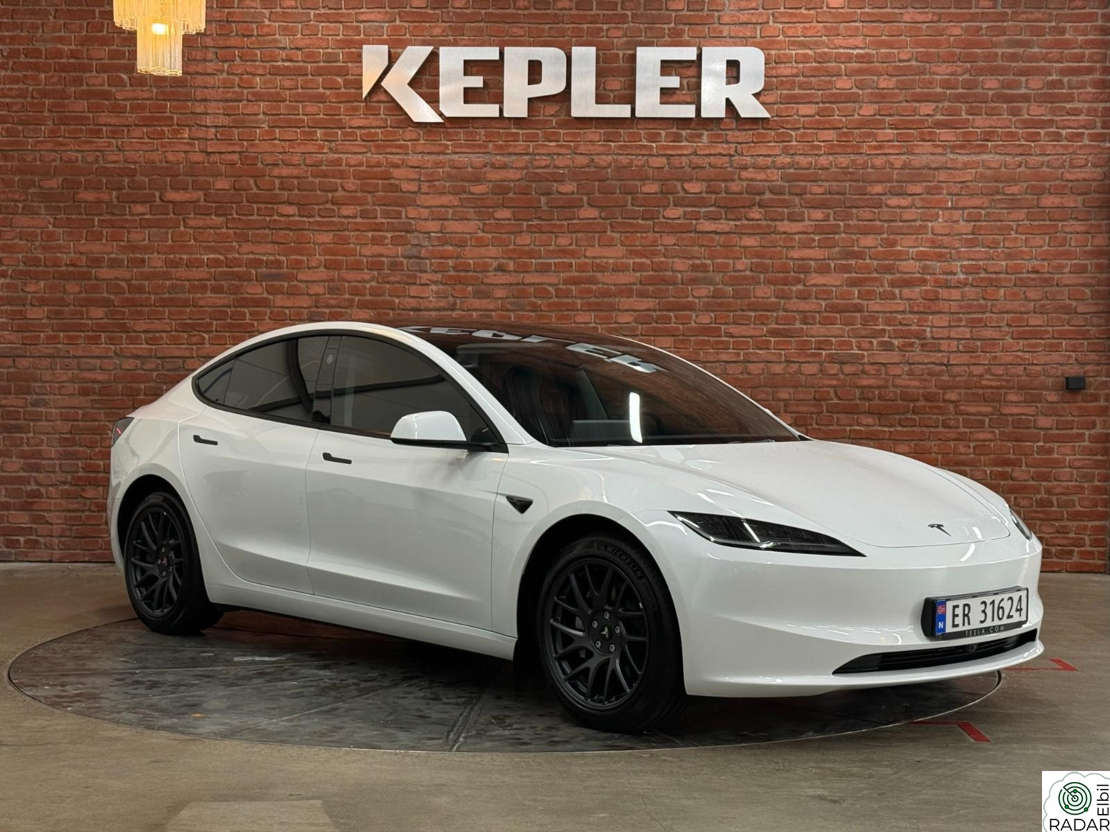 TESLA Model 3 LR 4WD, Premium, Hengerfeste, Reg. mars26