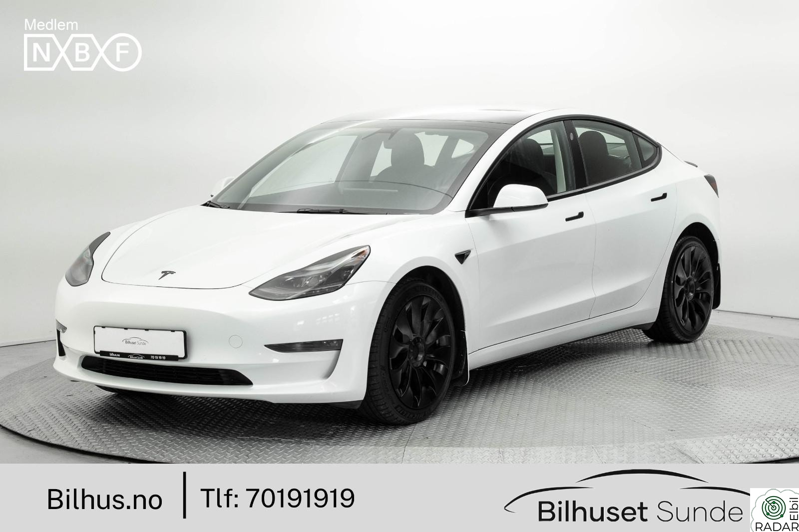 TESLA Model 3 Long Range AWD 580km,Hengerfeste,Skinn,Pano,R.Kam+++