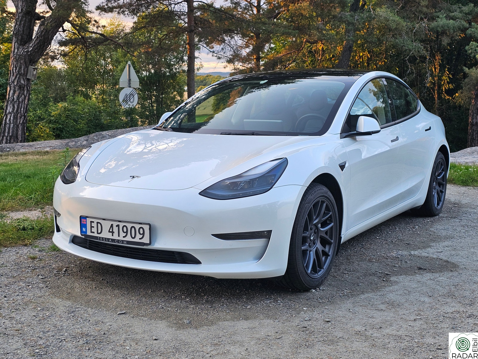 TESLA Model 3 LR AWD/+1 år gar./tilst.rap./nov.21/enh.autopilot