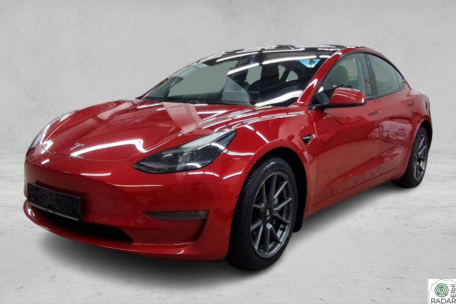 TESLA Model 3 Long Range AWD - Hengerfeste
