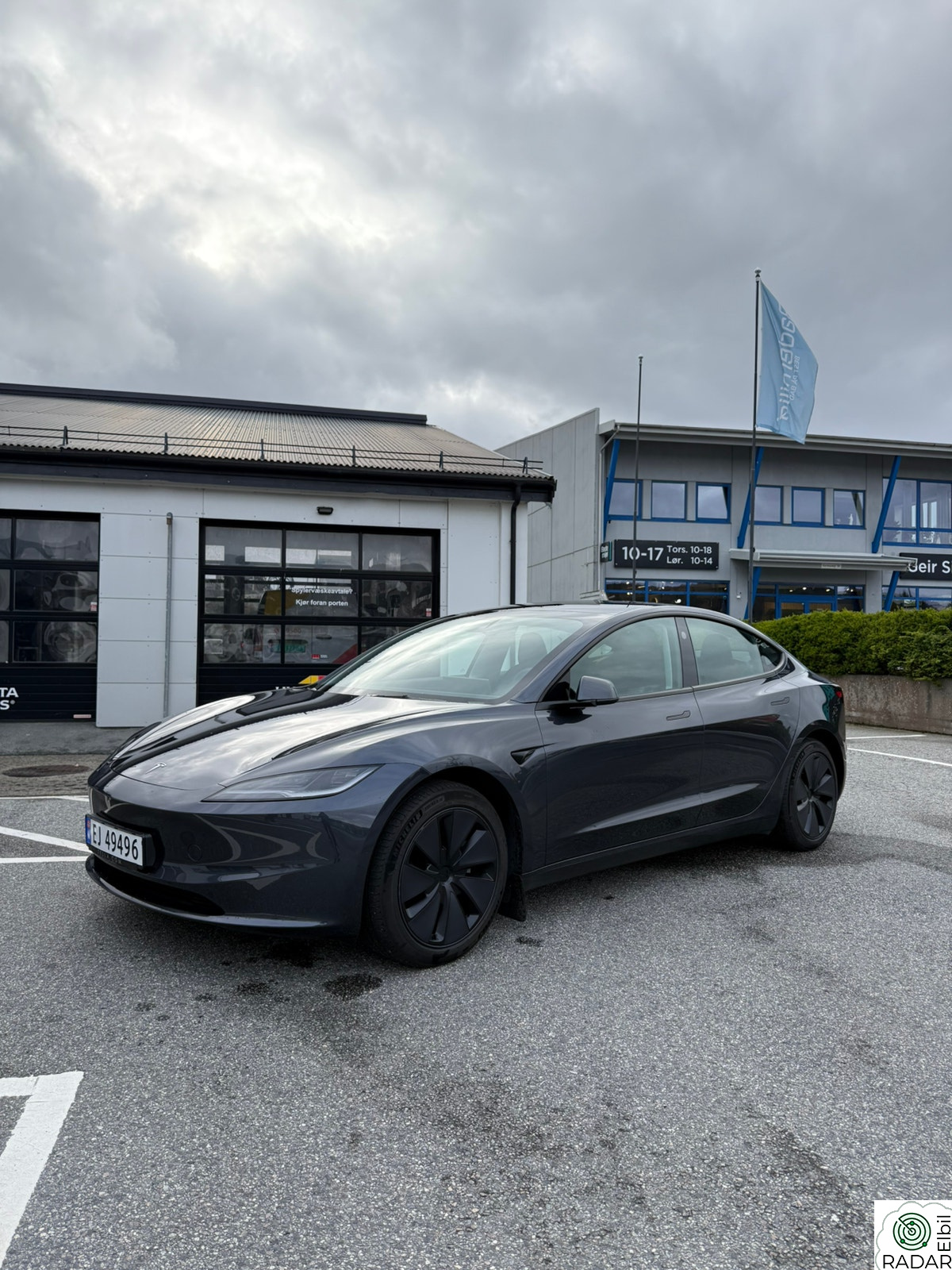 TESLA Model 3 Long Range AWD