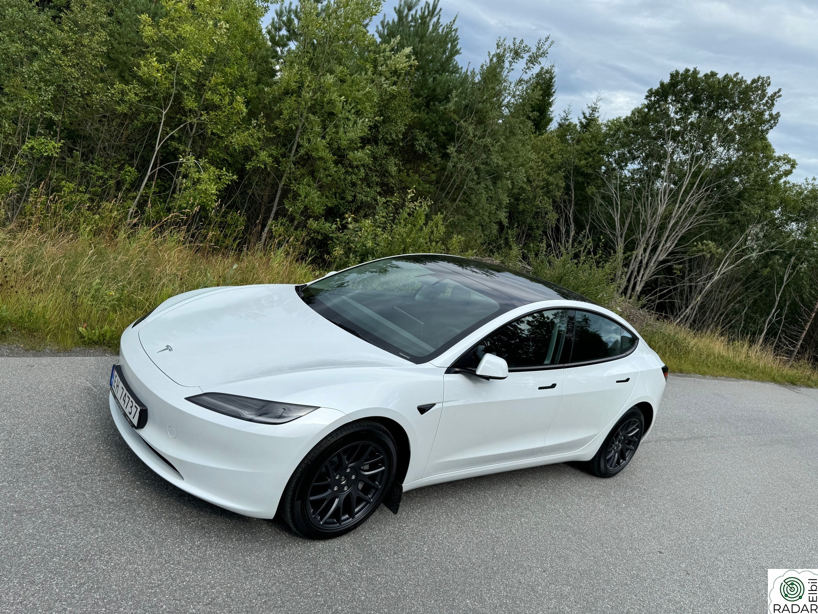 TESLA Model 3 LR AWD 18" S + 18"V PANORAMA - PREMIUM LYD