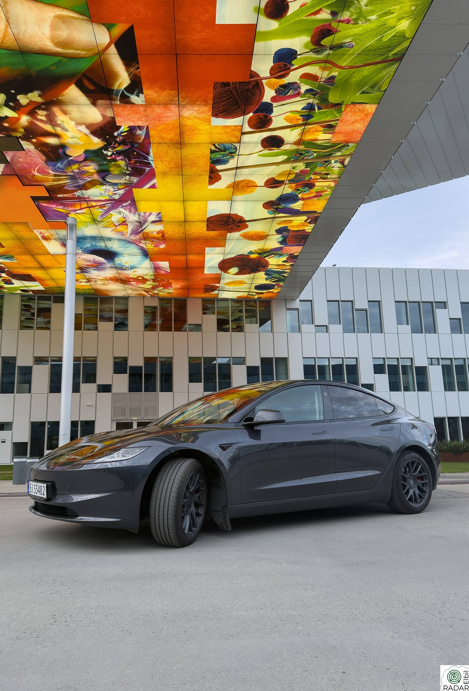 TESLA Model 3 TESLA Model 3