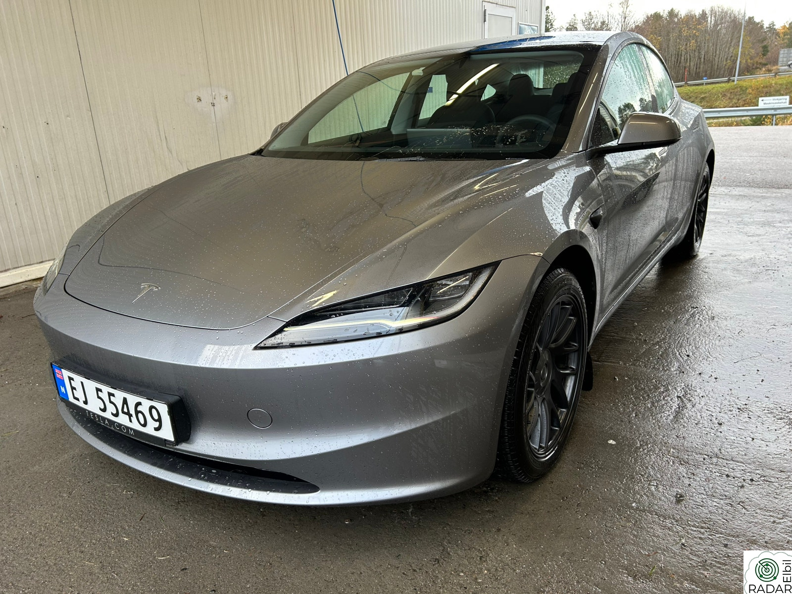 TESLA Model 3 hengerfeste, rattvarme, kjøling i seter, 19" felger